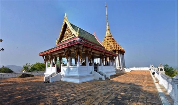 Khao Bang Sai Temple