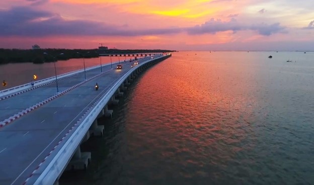 Chalermkhawithi Bridge